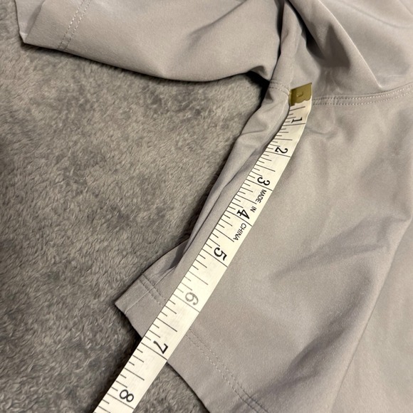 Fabletics Men's Fundamental II Light Gray Athletic Shorts Size Medium - Picture 6 of 6